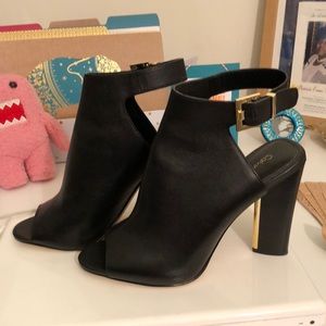 Calvin Klein Black heel/open toe and back bootie